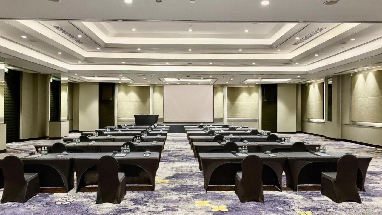 Holiday Inn Bangkok By Ihg Екстериор снимка