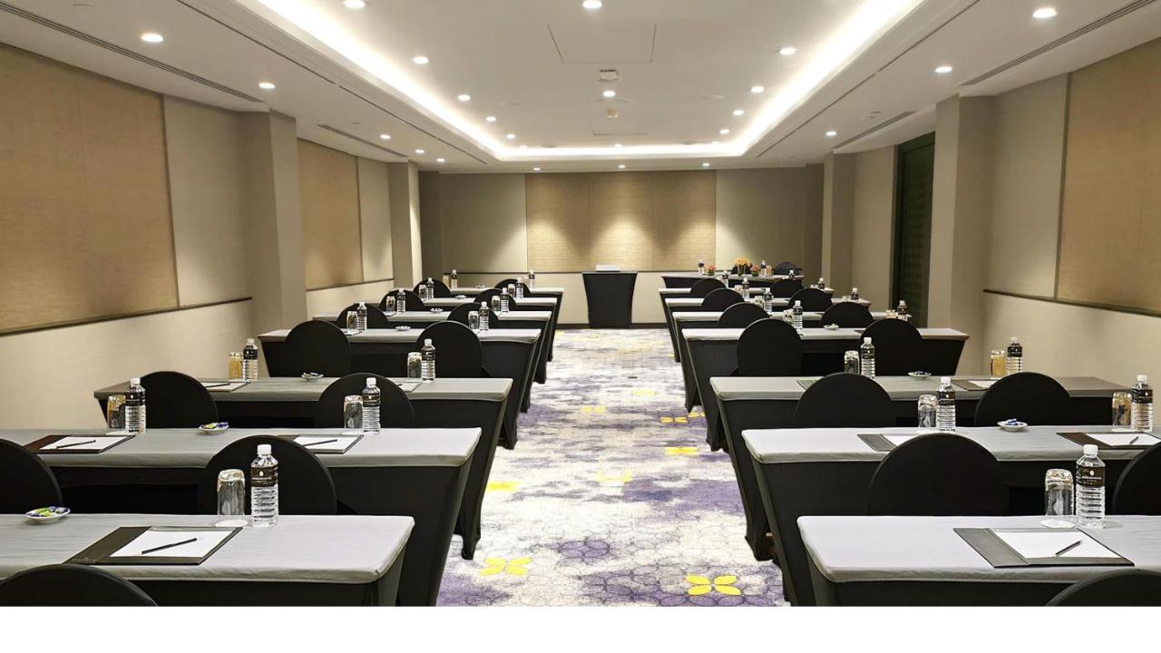 Holiday Inn Bangkok By Ihg Екстериор снимка