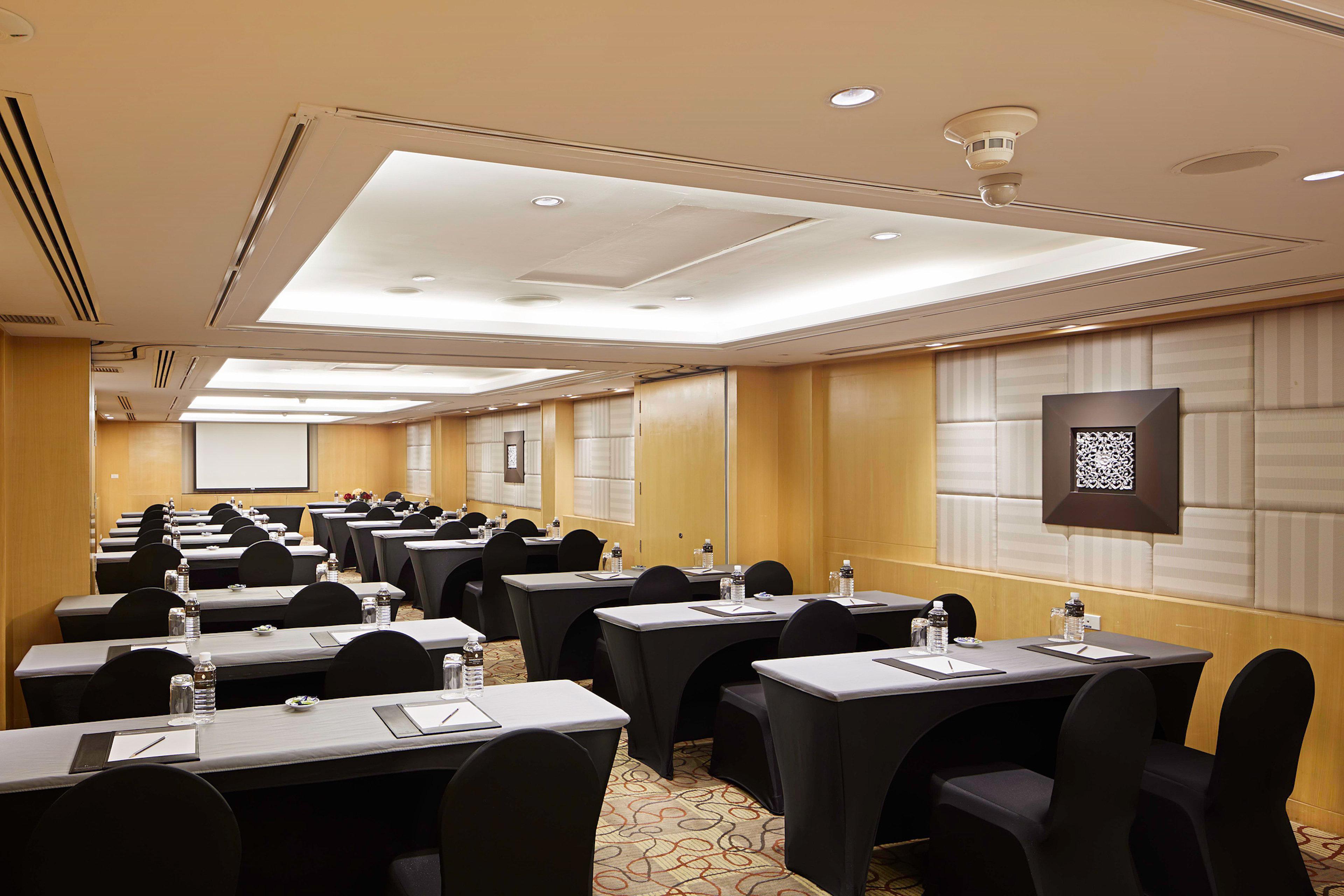 Holiday Inn Bangkok By Ihg Екстериор снимка