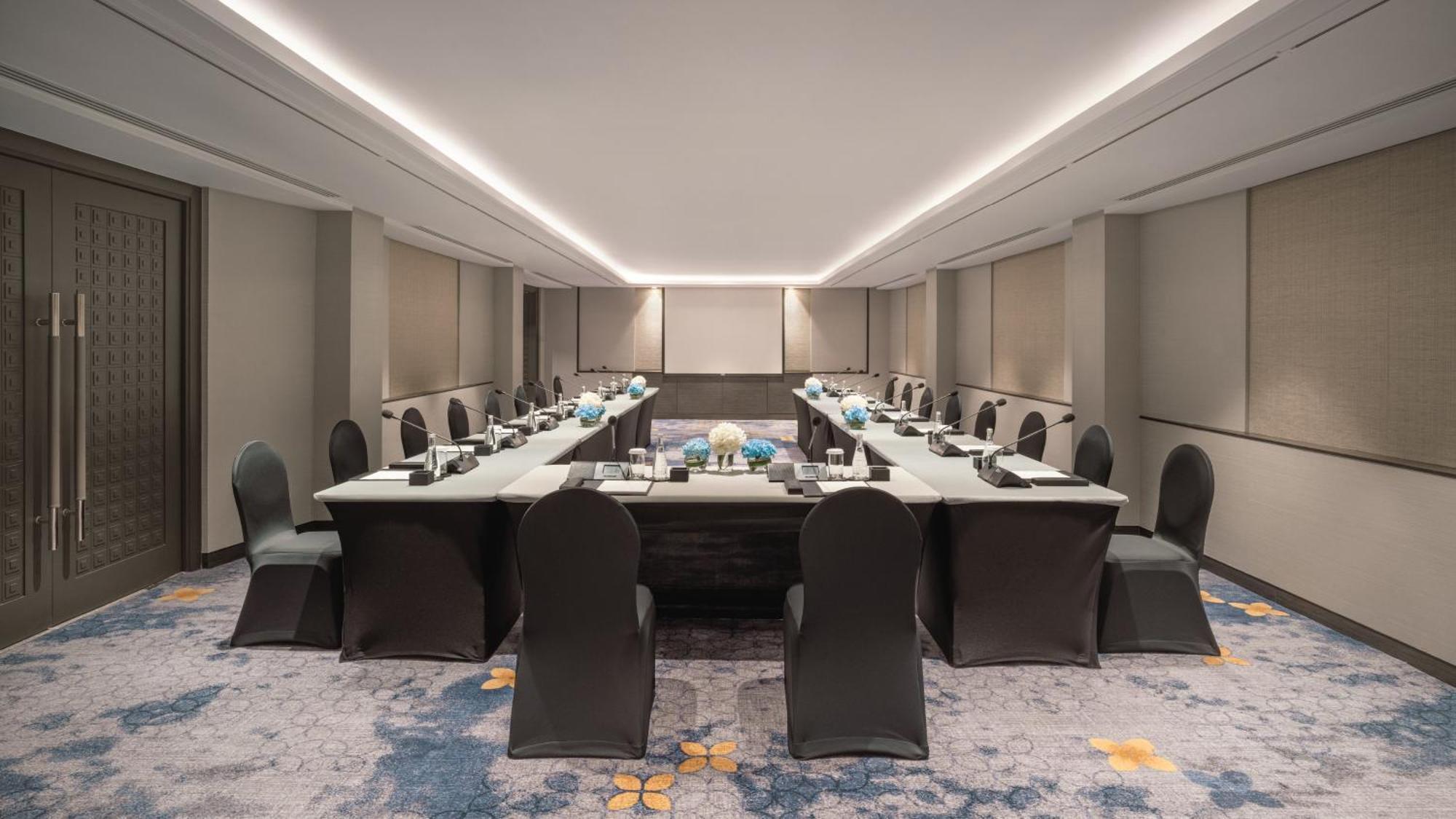 Holiday Inn Bangkok By Ihg Екстериор снимка