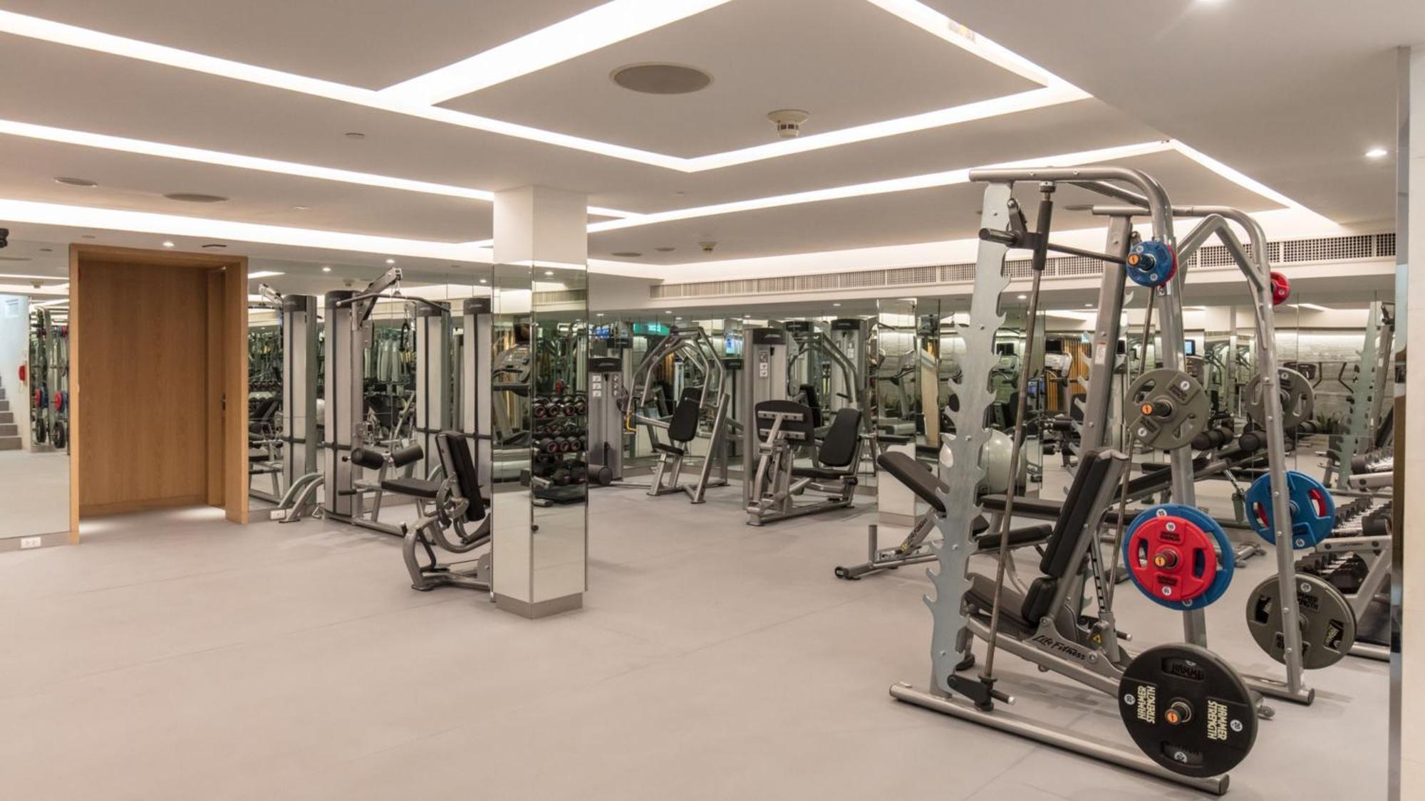 Holiday Inn Bangkok By Ihg Екстериор снимка